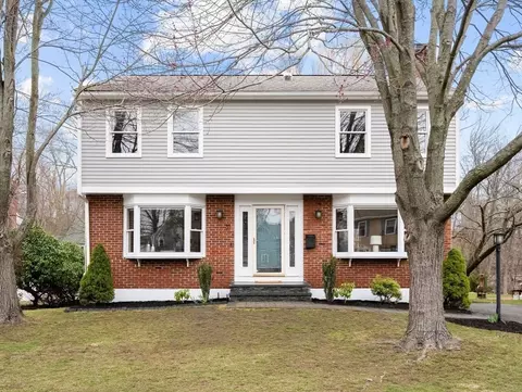 31 Eldon St, Roslindale, MA 02131