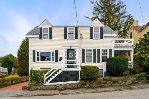 23 Gregory St, Marblehead, MA 01945 photo 2