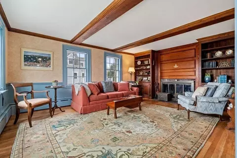 23 Gregory St, Marblehead, MA 01945 photo 4