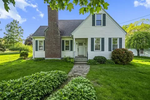 132 Lathrop St, South Hadley, MA 01075