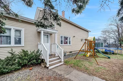 6 Jane St, Pawtucket, RI 02860