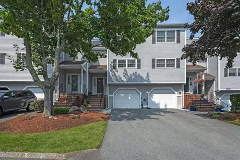 8 Carriage Hill Ln #8, Salem, MA 01970