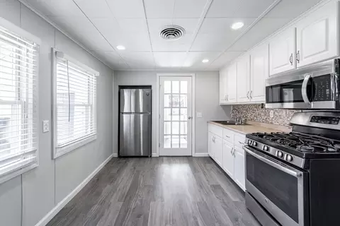 Kitchen - 166 Nottingham, Springfield, MA 01104 photo 2 of 3