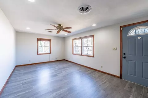 Living - 166 Nottingham, Springfield, MA 01104 photo 1 of 4
