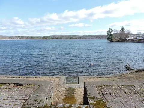 67 Birch Island Rd, Webster, MA 01570 photo 10