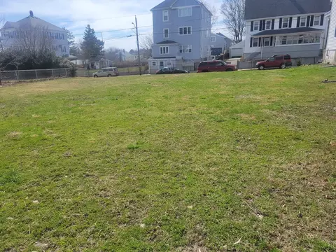 528 Lawton St, Fall River, MA 02721 photo 20