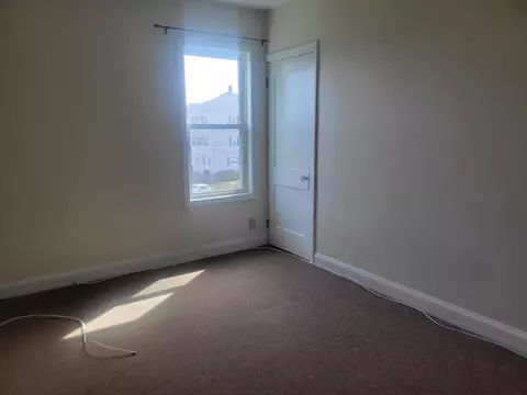 528 Lawton St, Fall River, MA 02721 photo 9