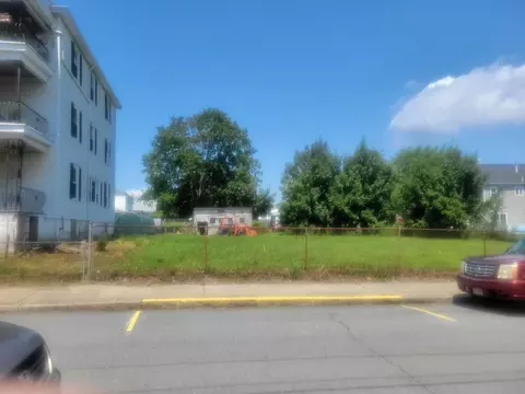 528 Lawton St, Fall River, MA 02721 photo 5