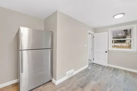 34 Brooks St, Springfield, MA 01109 photo 9
