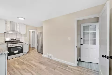 34 Brooks St, Springfield, MA 01109 photo 10