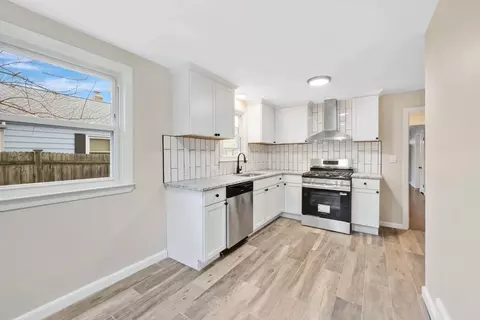 34 Brooks St, Springfield, MA 01109 photo 7