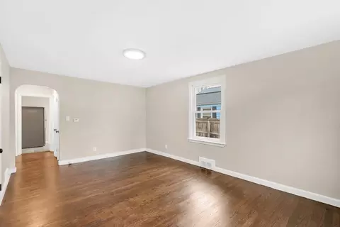 34 Brooks St, Springfield, MA 01109 photo 5