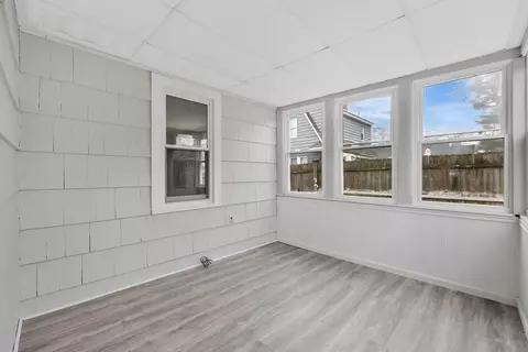 34 Brooks St, Springfield, MA 01109 photo 11