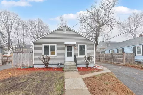 34 Brooks St, Springfield, MA 01109 photo 1
