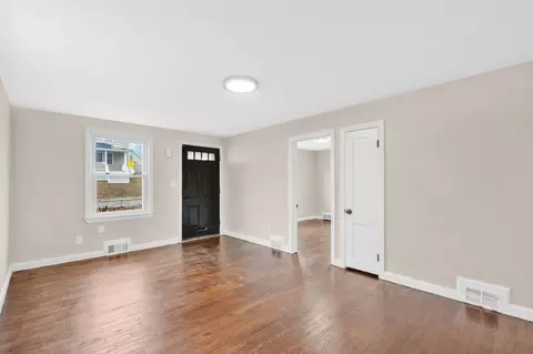 34 Brooks St, Springfield, MA 01109 photo 4