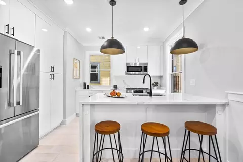 1252 Broadway #5, Somerville, MA 02144