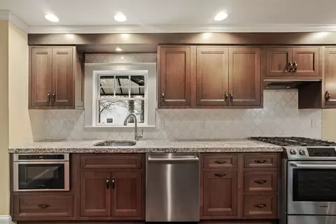 6 Saunders Ter, Wellesley, MA 02481 photo 18