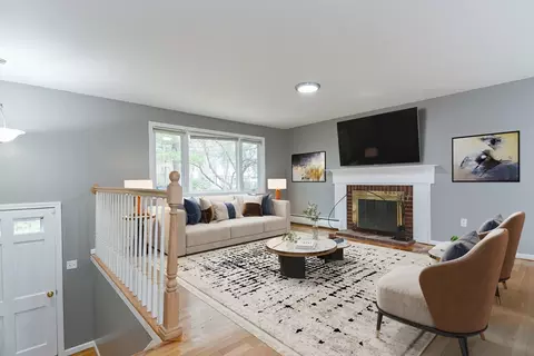 Living - 2 Marlboro Rd, Georgetown, MA 01833 photo 1 of 10