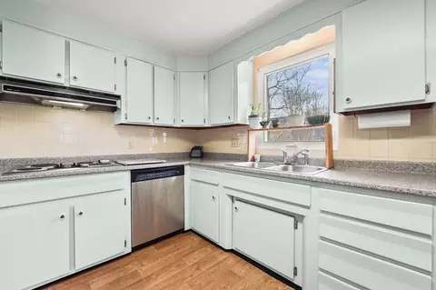 Kitchen - 21 Leslie Rd, Worcester, MA 01605 photo 2 of 4