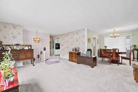 Living - 21 Leslie Rd, Worcester, MA 01605 photo 1 of 5