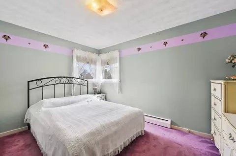 Bedroom - 21 Leslie Rd, Worcester, MA 01605 photo 2 of 6