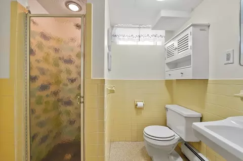Bath - 21 Leslie Rd, Worcester, MA 01605 photo 3 of 3