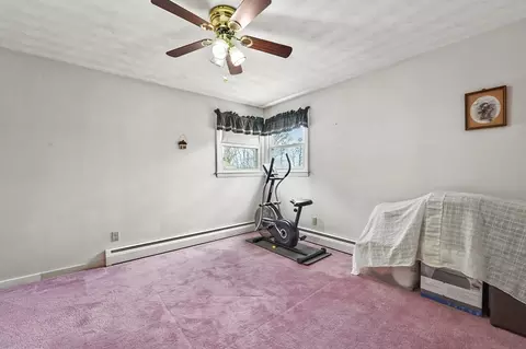 Bedroom - 21 Leslie Rd, Worcester, MA 01605 photo 1 of 6