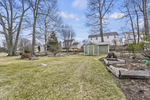 Exterior - 21 Leslie Rd, Worcester, MA 01605 photo 9 of 13