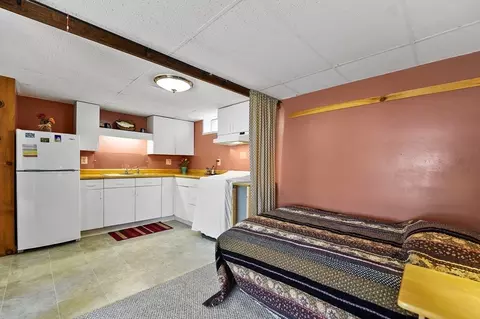 Bedroom - 21 Leslie Rd, Worcester, MA 01605 photo 5 of 6