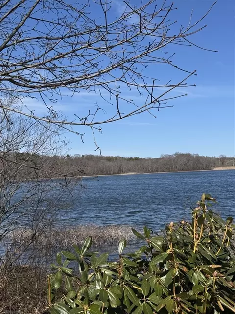 6 Abby Ln, Taunton, MA 02780