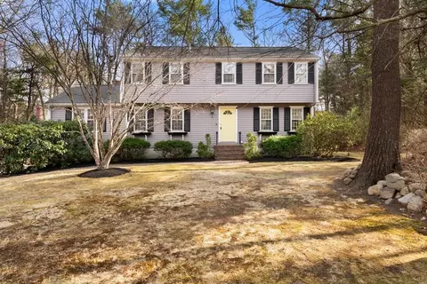 3 Carolina Trl, Marshfield, MA 02050