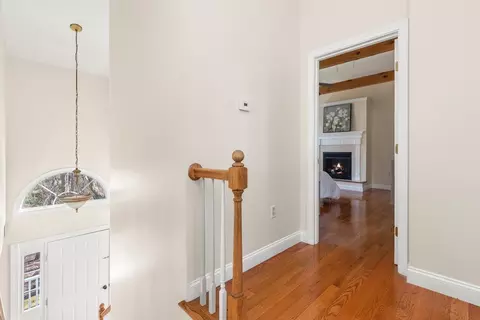 Entry Way - 541 North St, Georgetown, MA 01833 photo 2 of 3