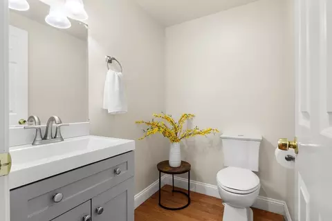 Bath - 541 North St, Georgetown, MA 01833 photo 1 of 4