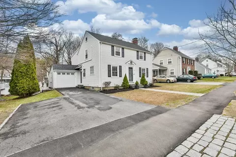 111 Elm St, Milton, MA 02186