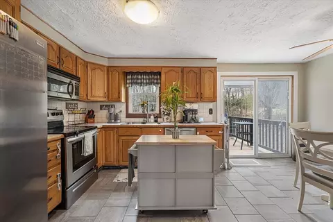 7 Hebert Rd, Spencer, MA 01562 photo 11