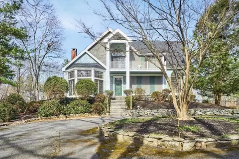 211 N Lowell St, Methuen, MA 01844
