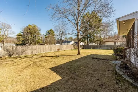 Exterior - 16 Sonia St, Springfield, MA 01119 photo 8 of 11