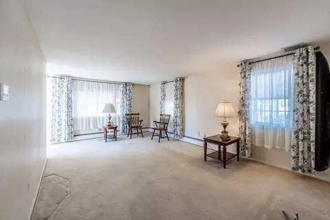 Living - 16 Sonia St, Springfield, MA 01119 photo 1 of 4