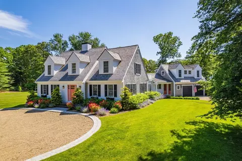 45 Green Dunes Dr, Barnstable, MA 02632