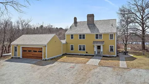 240 Dudley Rd, Bedford, MA 01730
