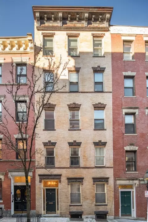 71 Myrtle #301, Boston, MA 02114