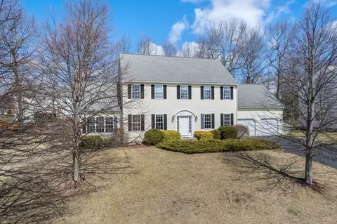 24 Laurelwood Dr, Worcester, MA 01605