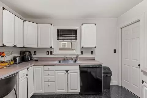 Kitchen - 2 Middle St # -4, Stoneham, MA 02180 photo 2 of 8