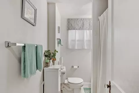 Bath - 2 Middle St # -4, Stoneham, MA 02180 photo 2 of 3
