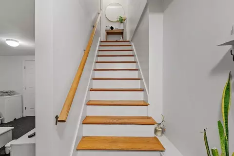 Entry Way - 2 Middle St # -4, Stoneham, MA 02180 photo 2 of 2