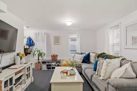 Living - 2 Middle St # -4, Stoneham, MA 02180 photo 2 of 2
