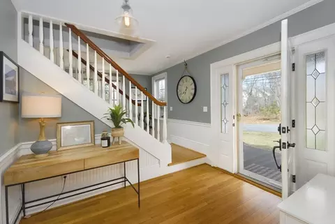 Entry Way - 4 Sylvia St, Acton, MA 01720 photo 2 of 3