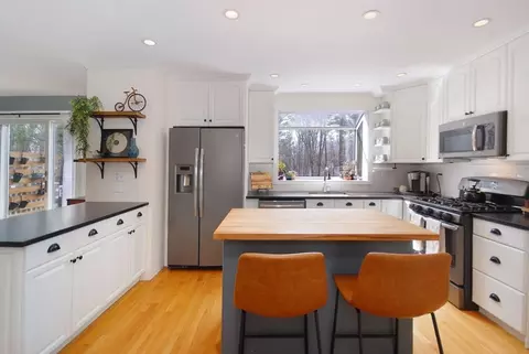 Kitchen - 4 Sylvia St, Acton, MA 01720 photo 1 of 4