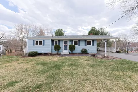 34 Elm St, Franklin, MA 02038