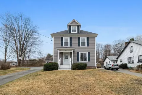 729 Salem St, Groveland, MA 01834